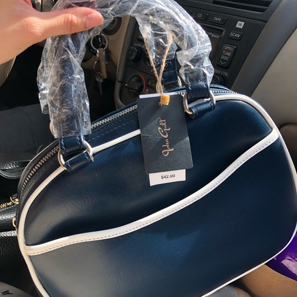 Brandy Melville Handbags - NEW Brandy Melville Purse